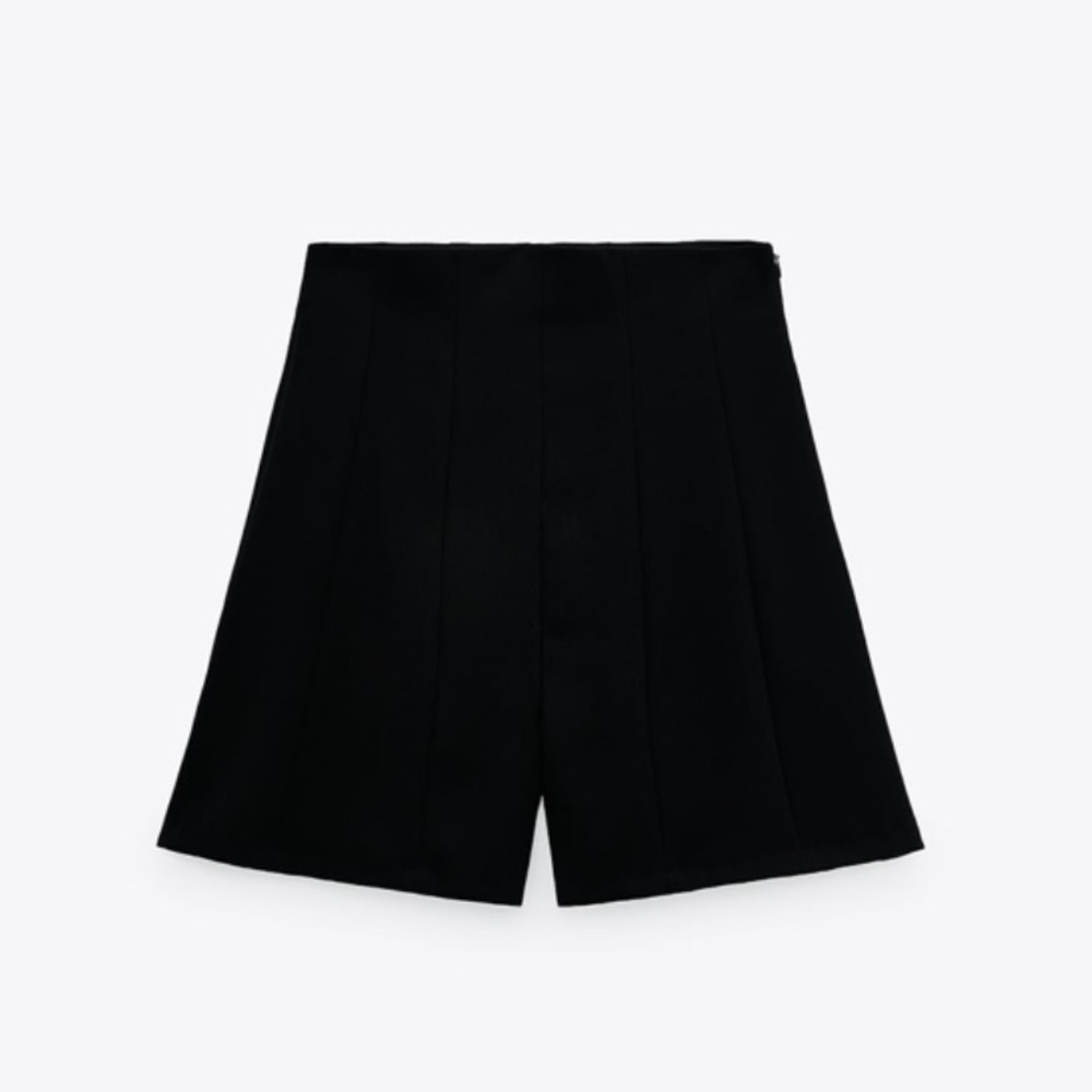 ZARA Flowy short New with tag